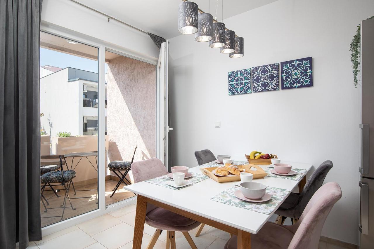 Stylish City Stay With Balcony & Free Parking Póla Kültér fotó